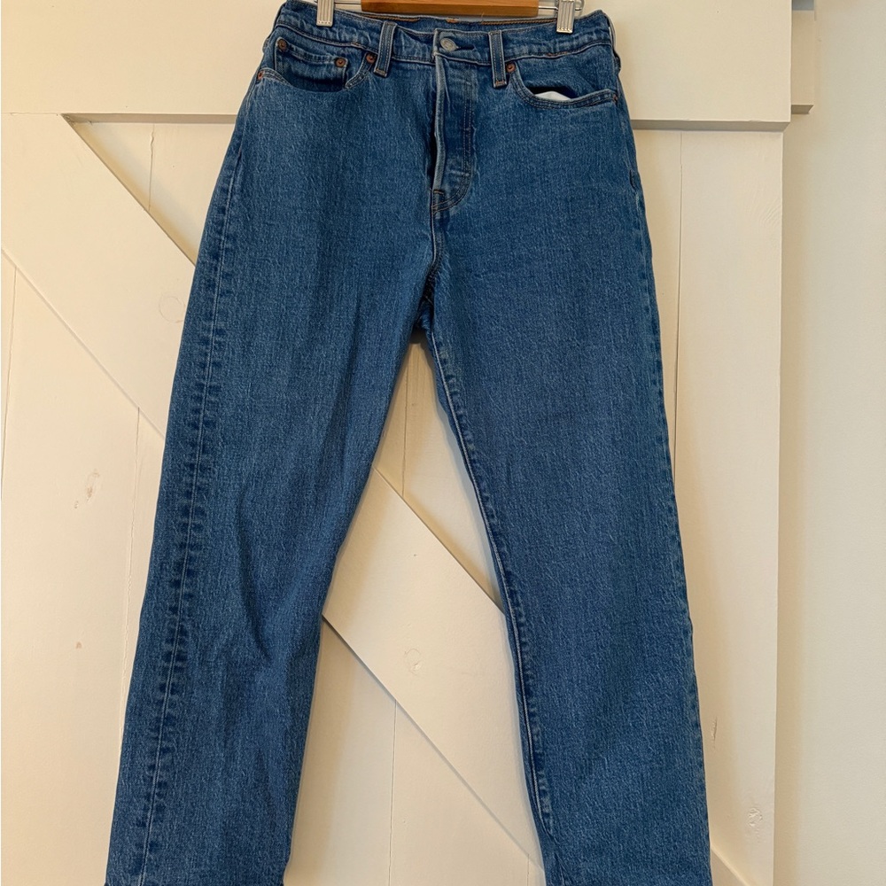 Levi Wedgie Straight Leg Jean